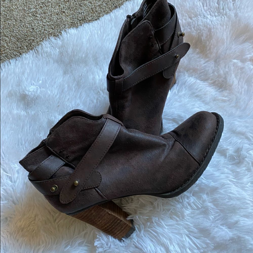 Crown Vintage  Heeled Boots Womens‎ Size 9 M